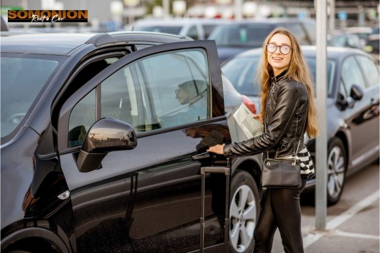 How can tourists rent a car in Dubai